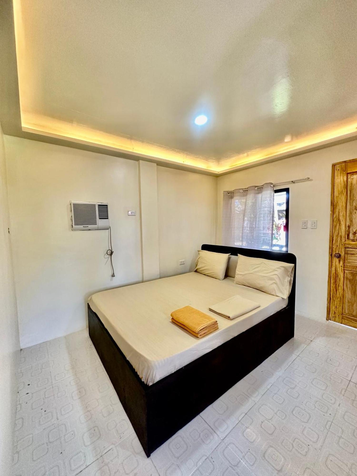 Cris & Mar Homestay Burgos  Dış mekan fotoğraf